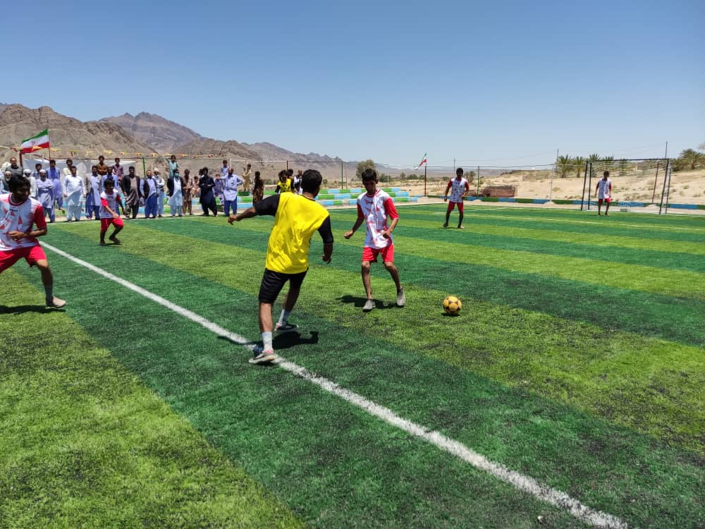 نوید راه اندازی ۹۰ زمین چمن مصنوعی مینی فوتبال در استان